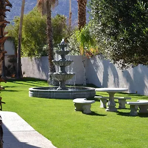 https://all-worlds-resorts-a-clothing-optional-gay-mens-resort.palm-springs-ca-hotels.com