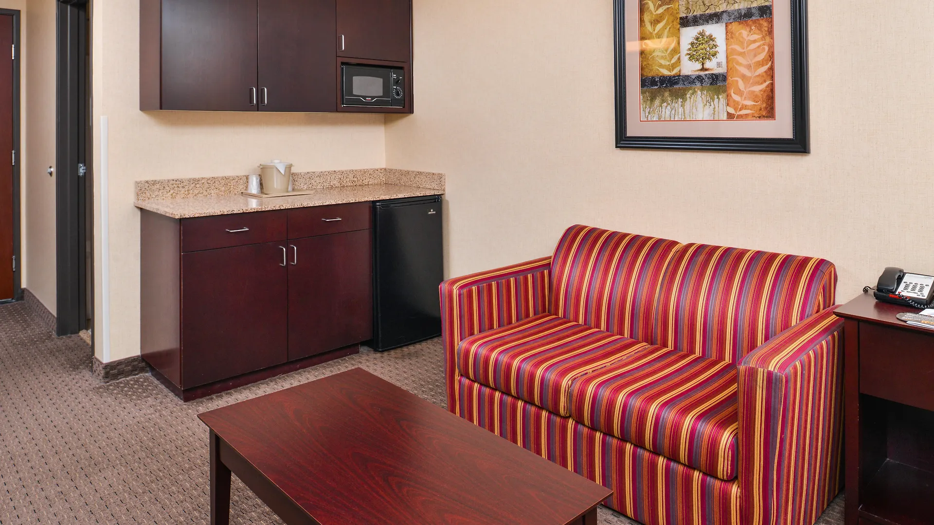 Holiday Inn Express Hotel & Suites Portland - Jantzen Beach By Ihg