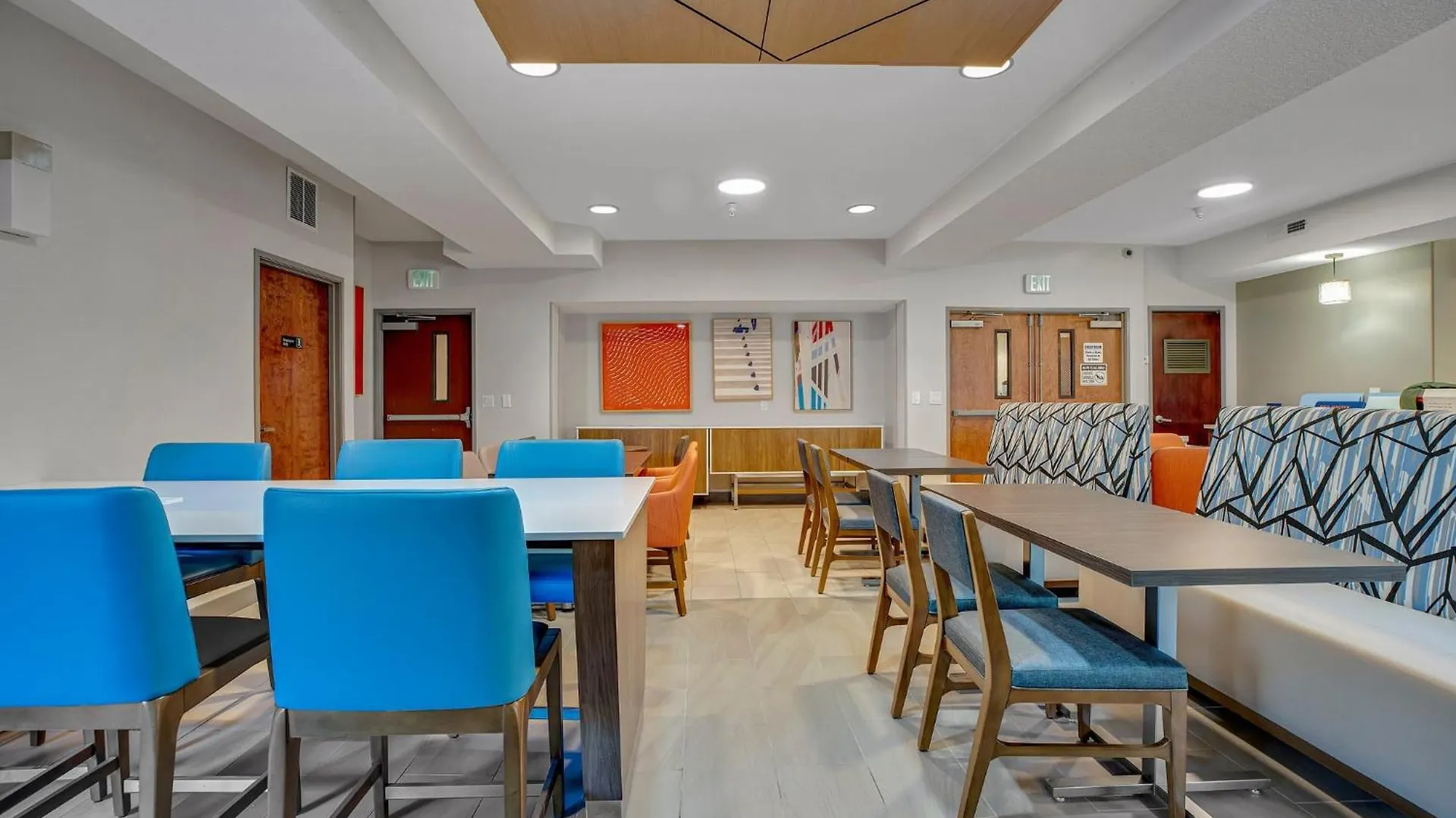 Holiday Inn Express Hotel & Suites Portland - Jantzen Beach By Ihg