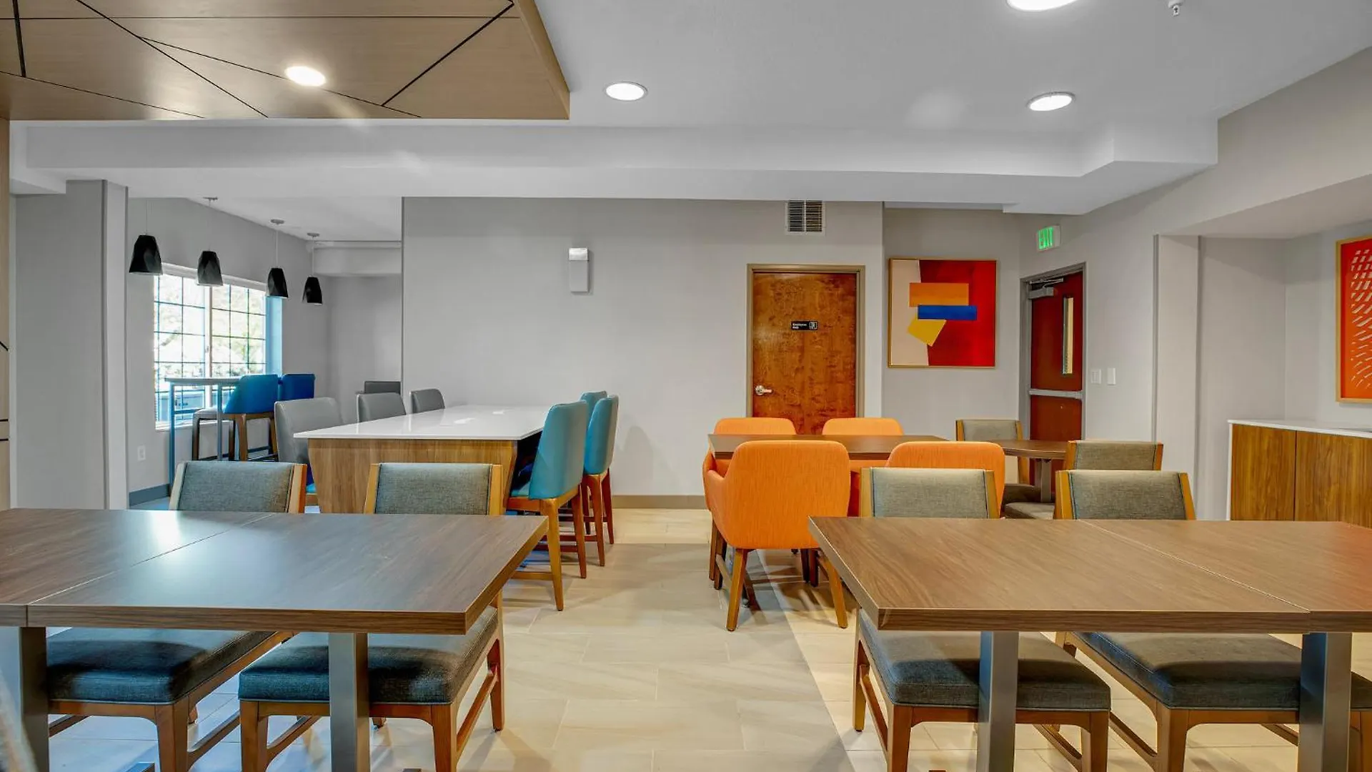 Holiday Inn Express Hotel & Suites Portland - Jantzen Beach By Ihg 3*,