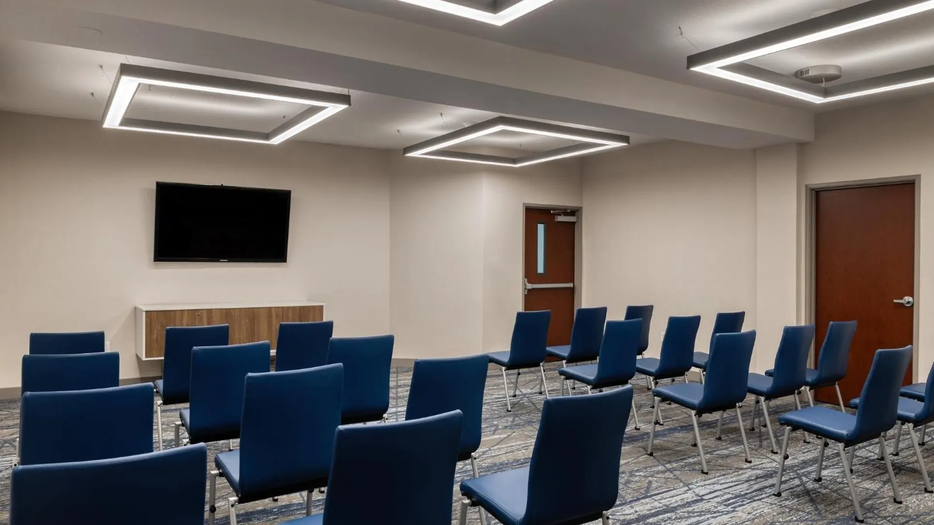 Holiday Inn Express Hotel & Suites Portland - Jantzen Beach By Ihg United States