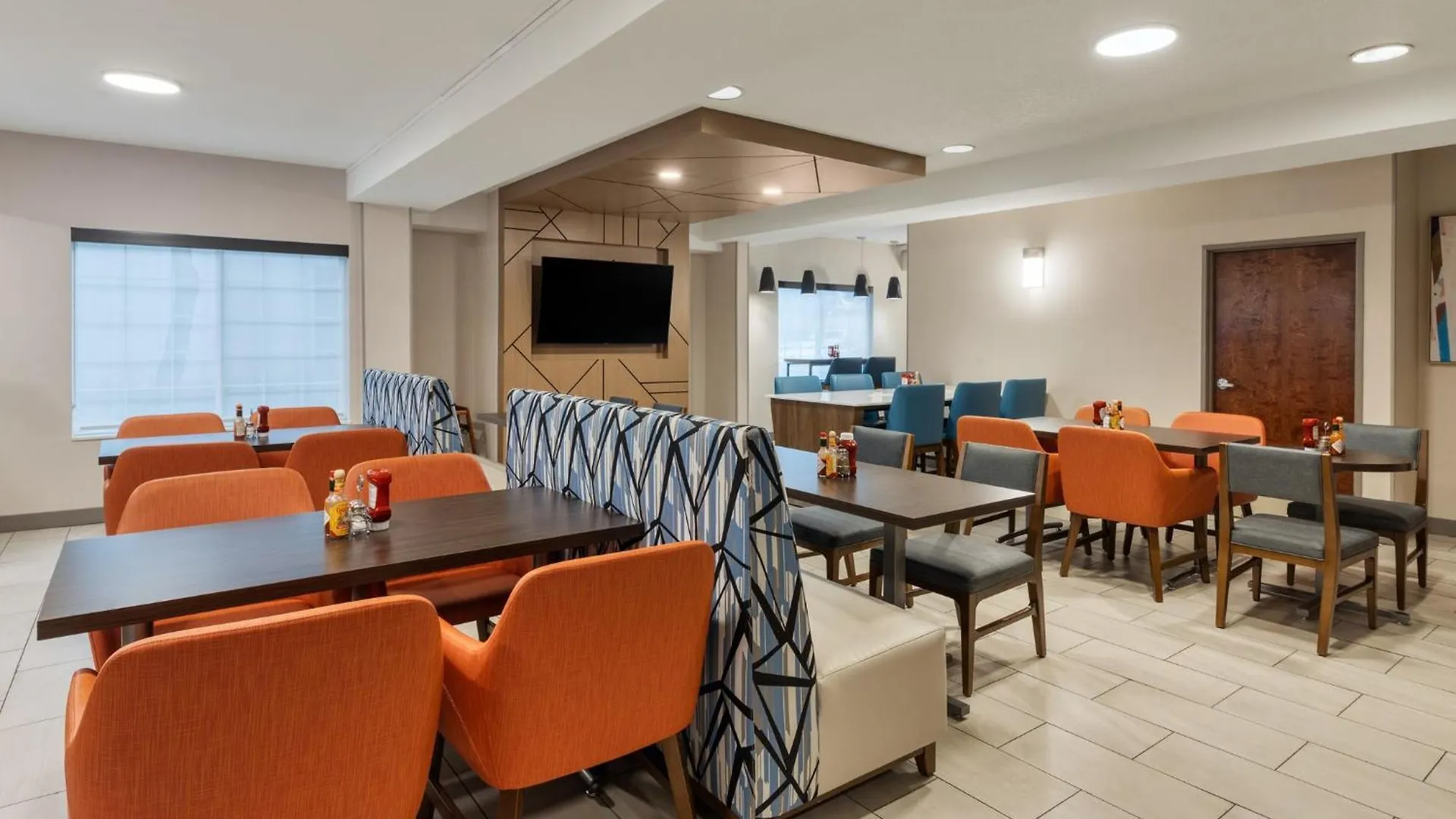 Holiday Inn Express Hotel & Suites Portland - Jantzen Beach By Ihg