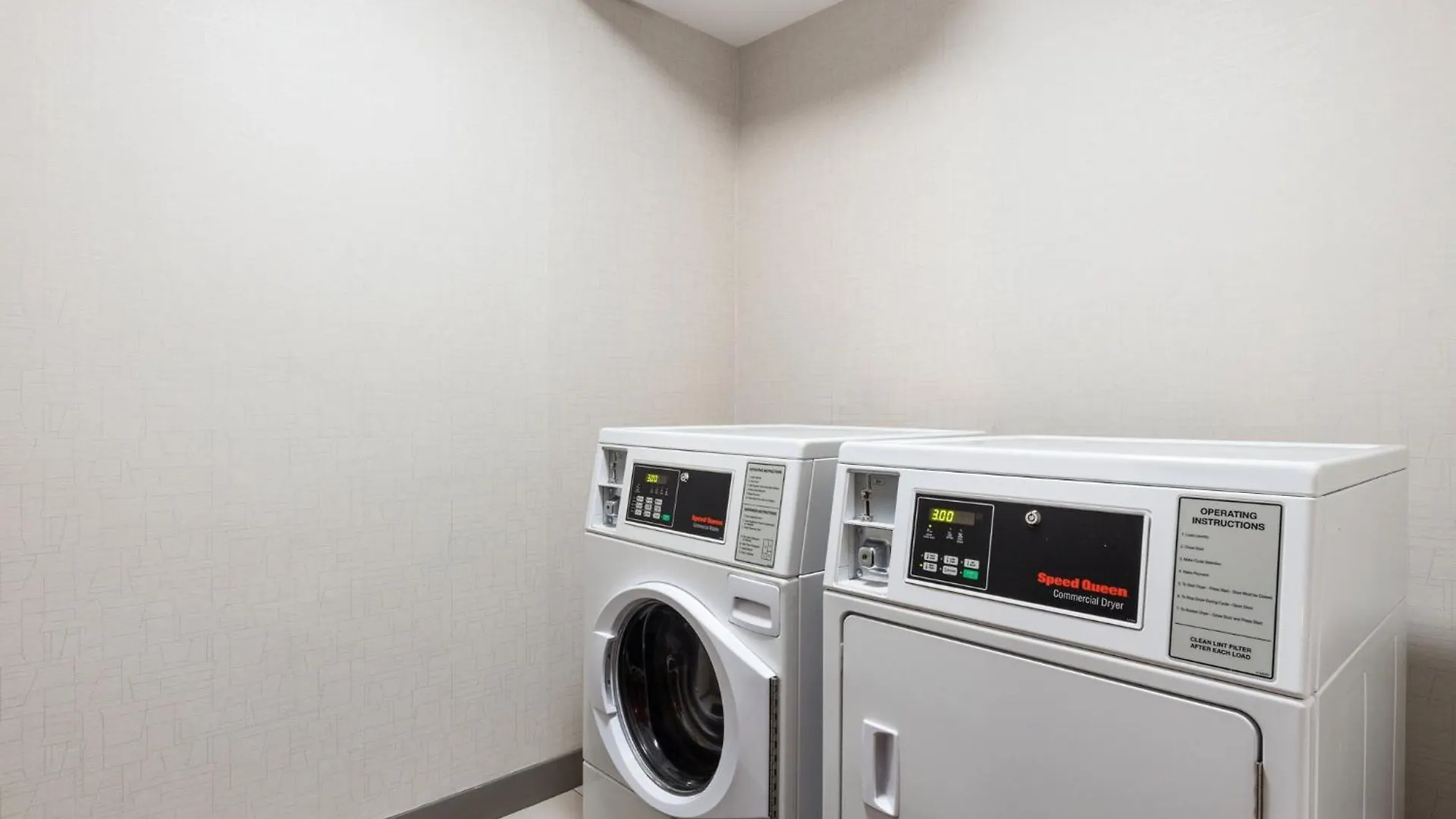 Holiday Inn Express Hotel & Suites Portland - Jantzen Beach By Ihg 3*,