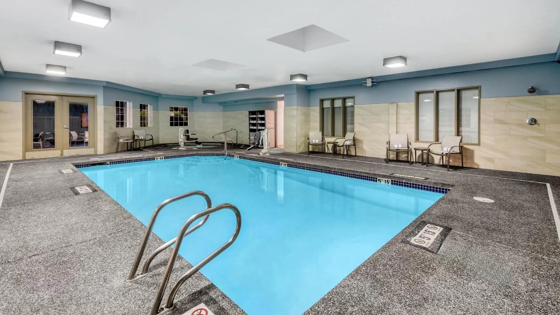 Holiday Inn Express Hotel & Suites Portland - Jantzen Beach By Ihg 3*,  United States