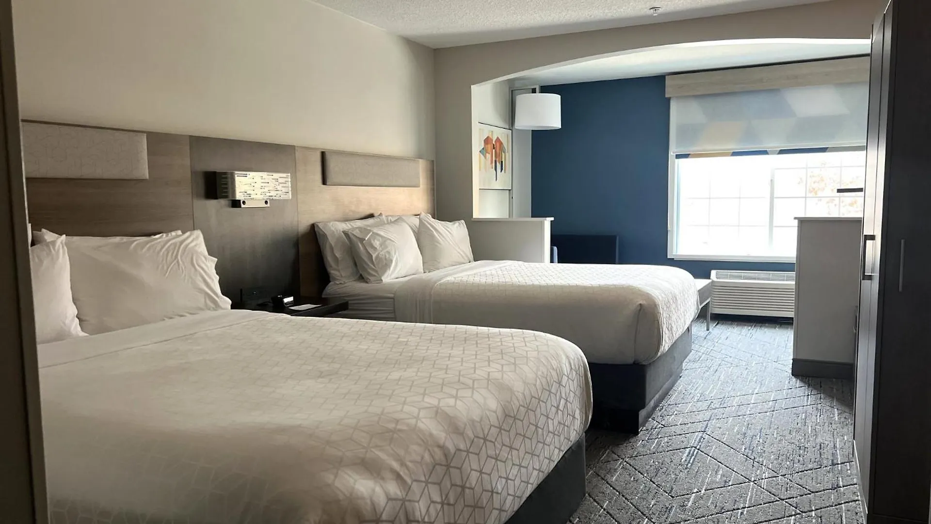 ***  Holiday Inn Express Hotel & Suites Portland - Jantzen Beach By Ihg United States