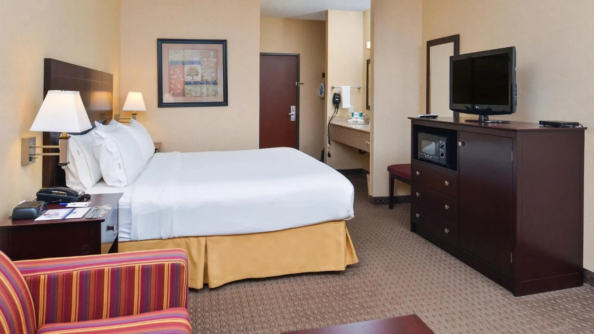 Holiday Inn Express Hotel & Suites Portland - Jantzen Beach By Ihg