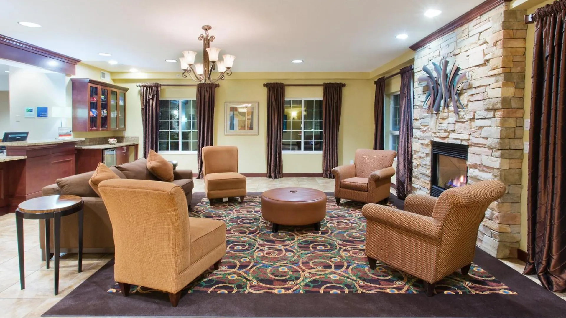 Holiday Inn Express Hotel & Suites Portland - Jantzen Beach By Ihg