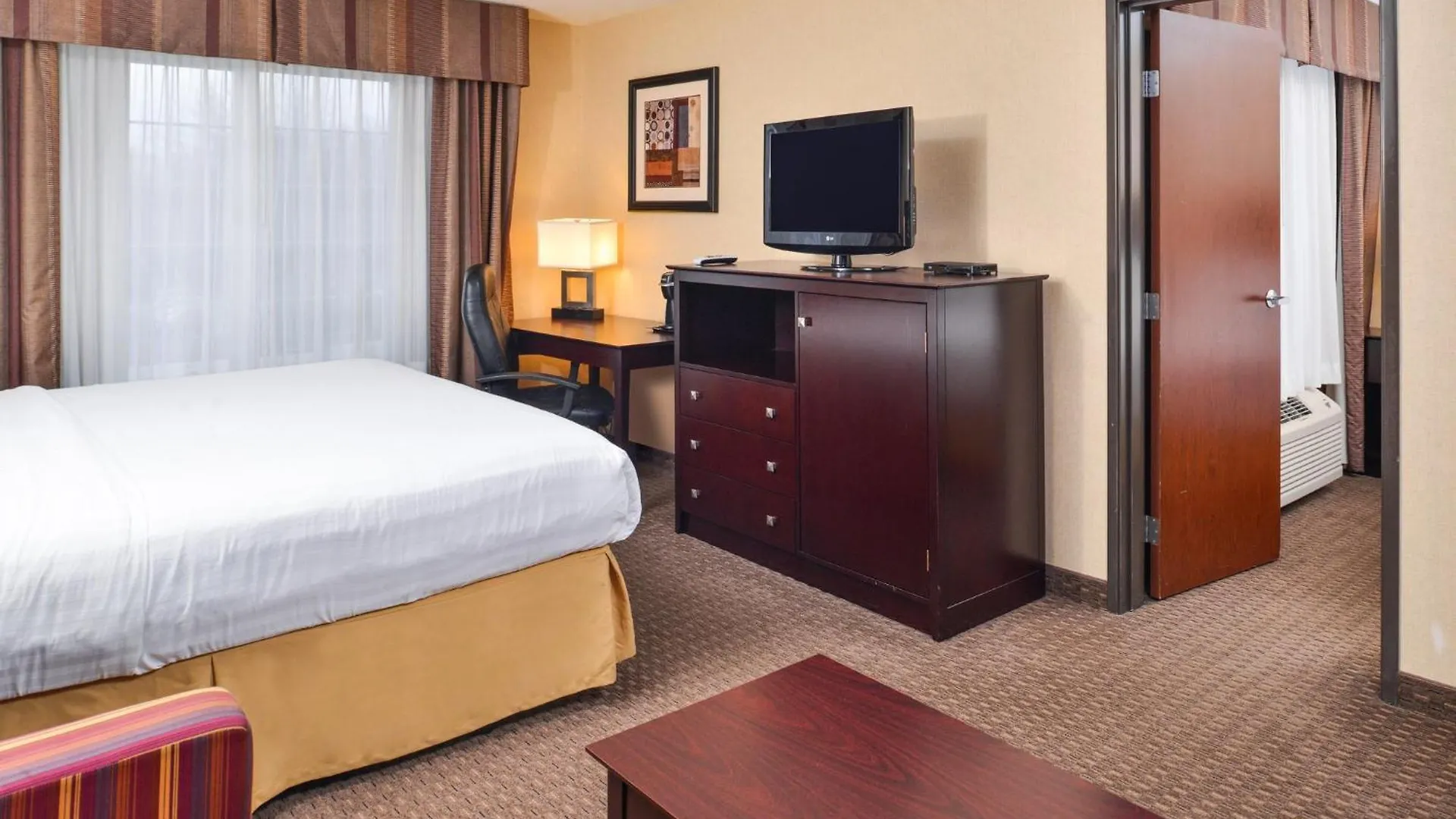 Holiday Inn Express Hotel & Suites Portland - Jantzen Beach By Ihg