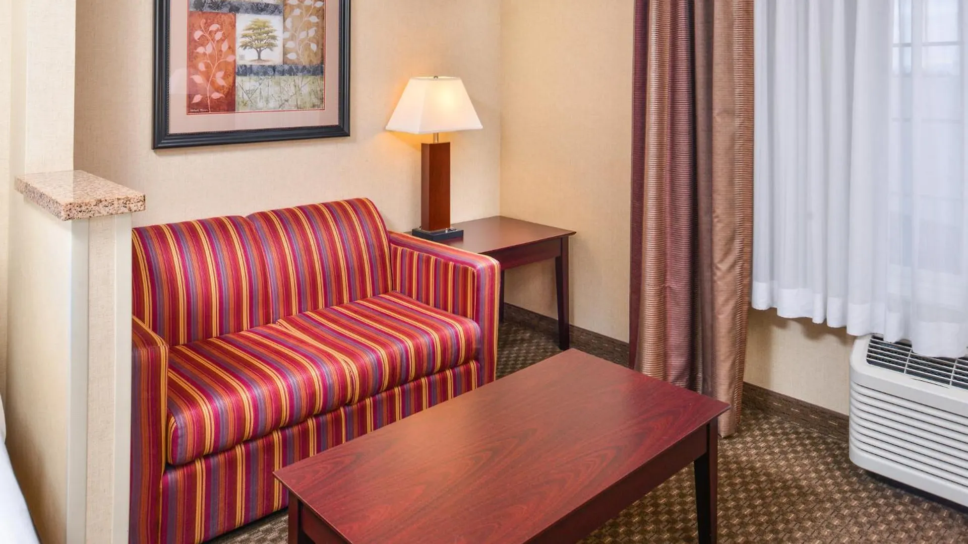 Holiday Inn Express Hotel & Suites Portland - Jantzen Beach By Ihg