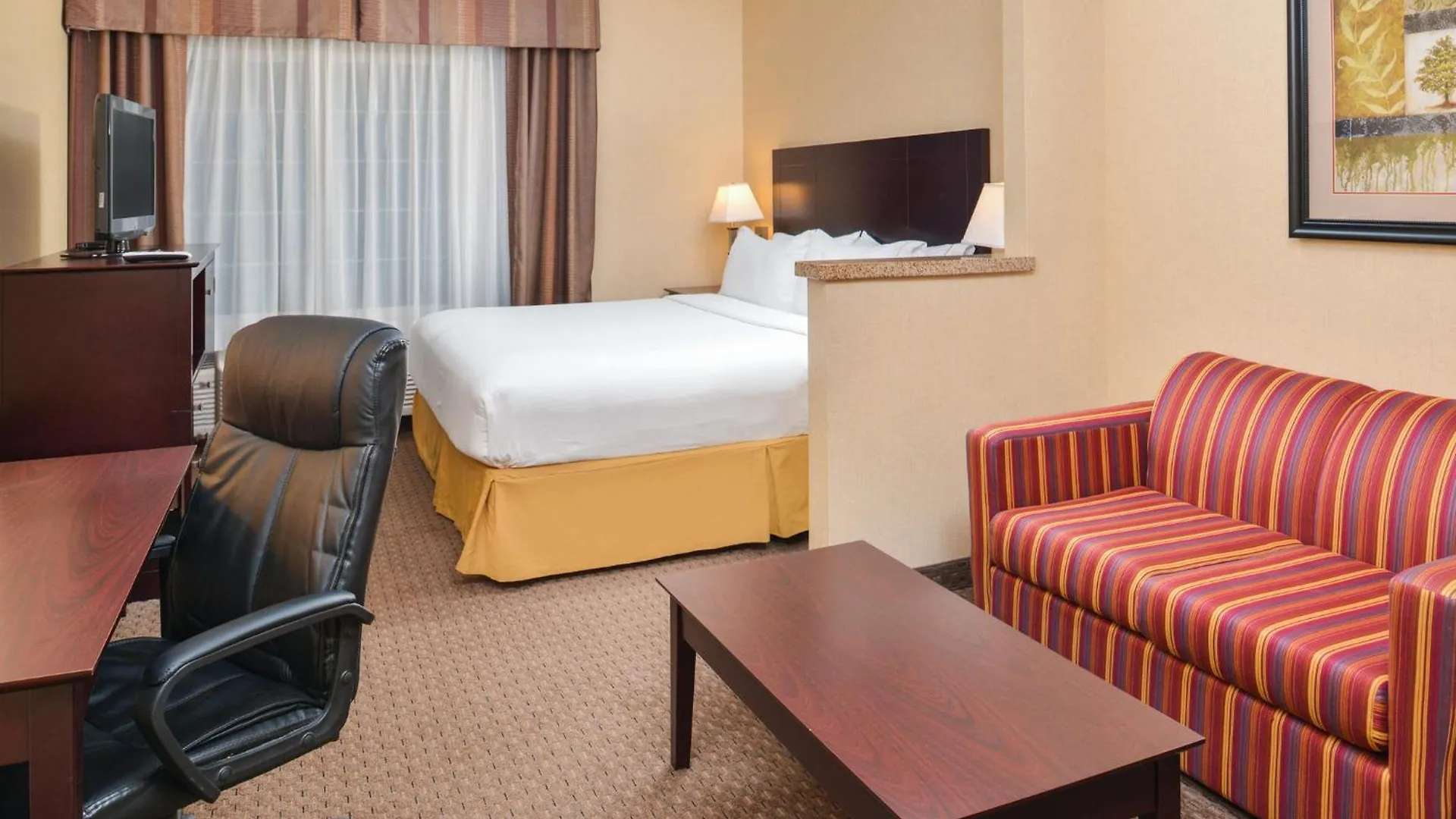 Holiday Inn Express Hotel & Suites Portland - Jantzen Beach By Ihg