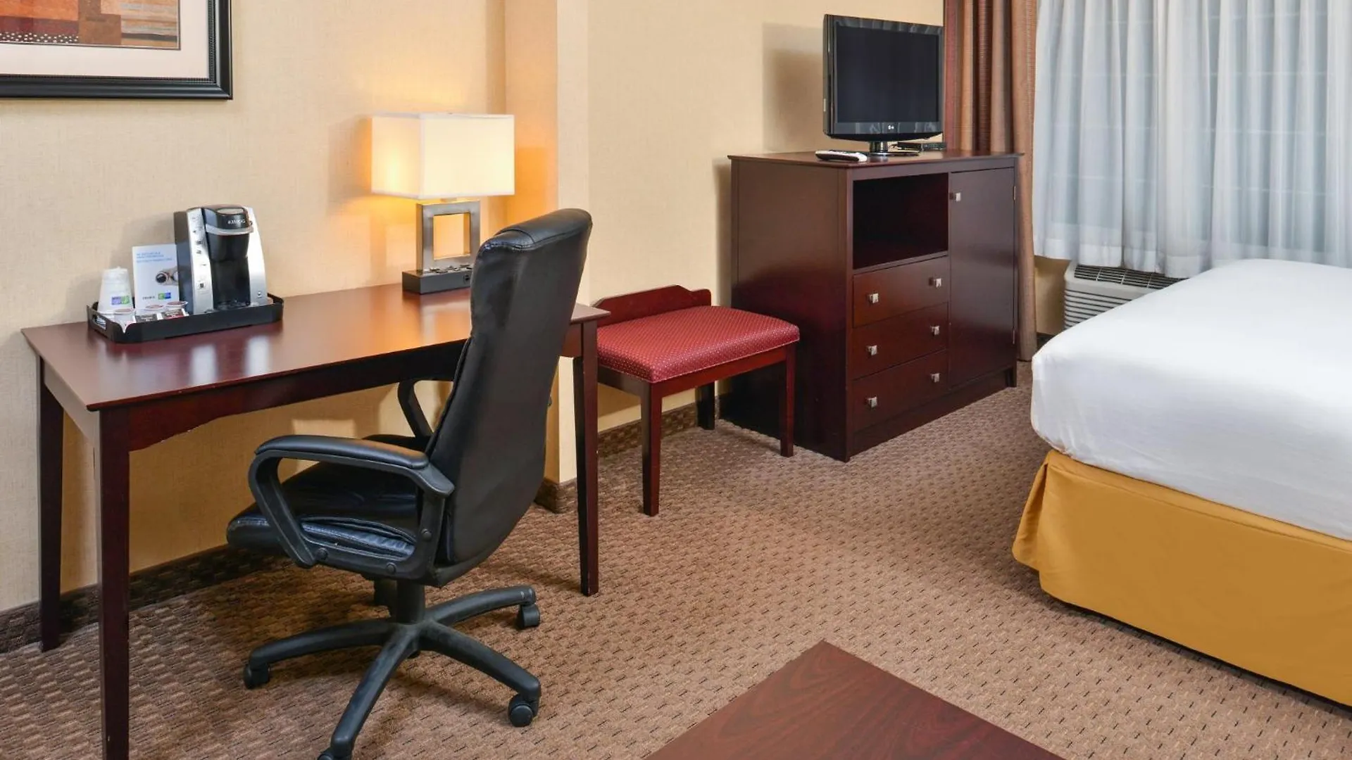 Holiday Inn Express Hotel & Suites Portland - Jantzen Beach By Ihg 3*,  United States