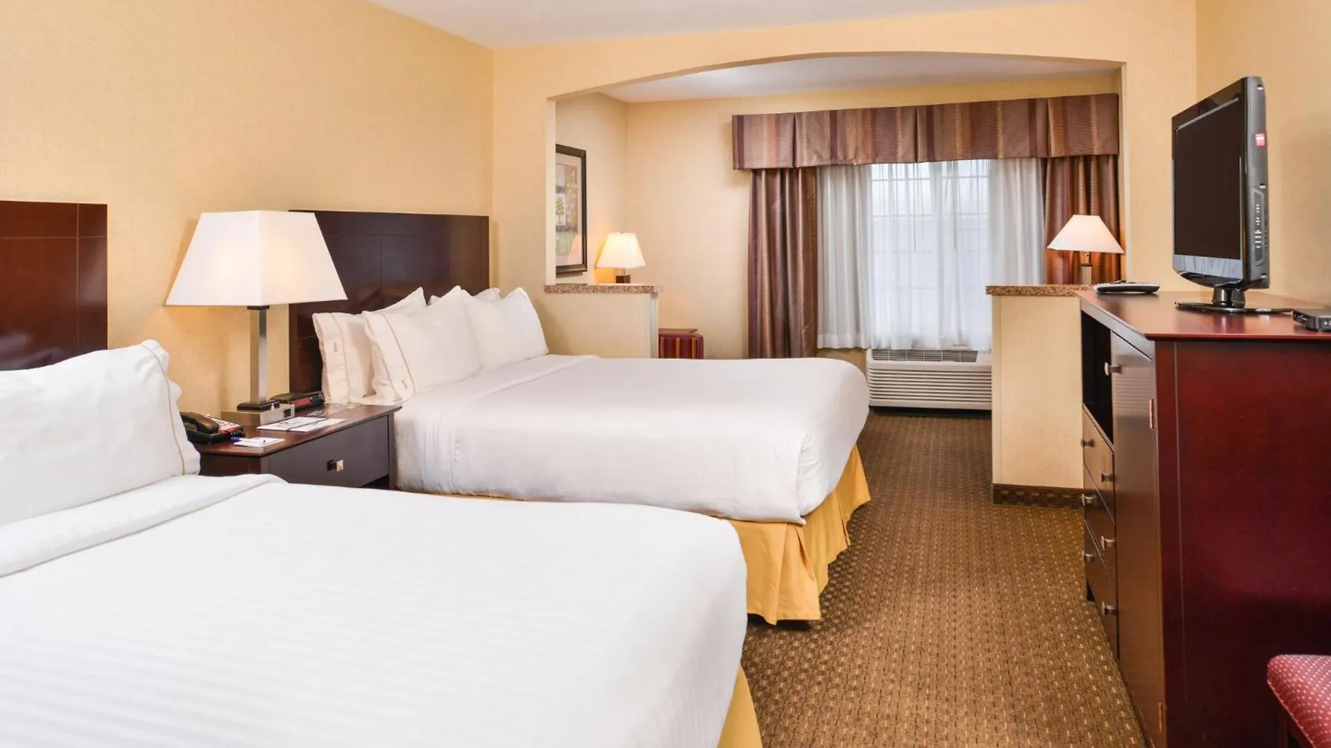 Holiday Inn Express Hotel & Suites Portland - Jantzen Beach By Ihg